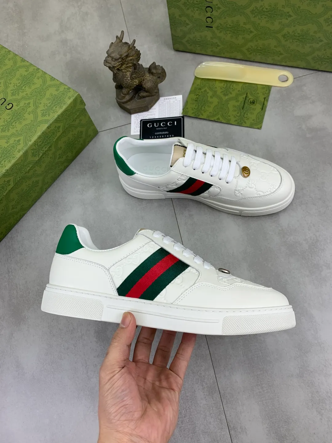 Men's Men's Shoes P420 💰[New Style] 🆘 The latest model from Gucci's official website🎁Classic casual and fashionable men's shoes👟Hot style💥Simple and elegant style, exclusive for trendy men. Unique latest brand elements from the official website👑Gucci original decoration, fashionable and generous, made of original soft calfskin fabric➕Comfortable soft sheepskin lining ✅The official website specifies wear-resistant rubber outsole_full of elasticity, classic model taken in real life🎬Color: 2️⃣colors available😍Number: 38-44